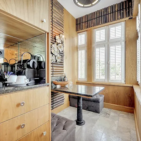 Mala Anglia - Boutique &